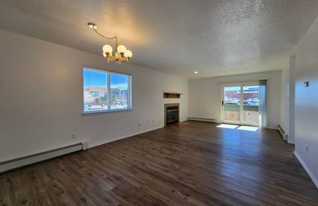 1300 Iris St Apt 112