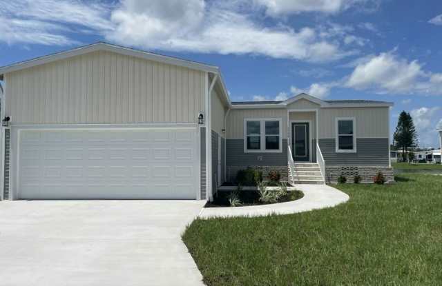 Photo of 3755 Vine Trail (site 0014)