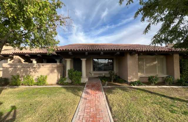 FURNISHED 3 BEDROOM HOME IN TOWN WITH POOL ACCESS!