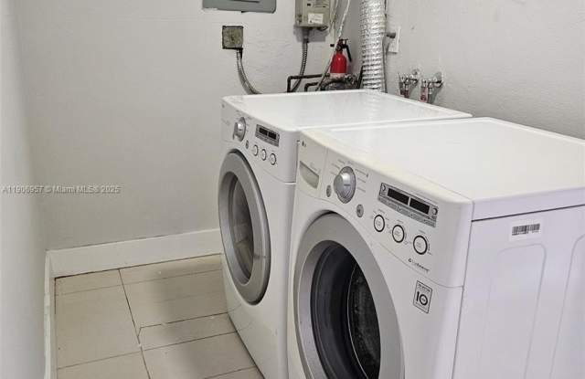 Photo of 7416 SW 21st St