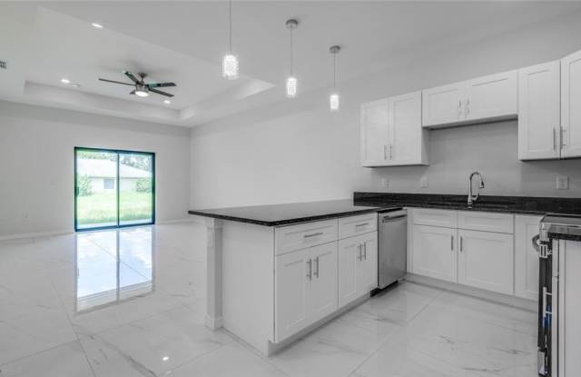 4864 Golfview Boulevard