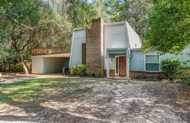 2037 Lewis Turner Boulevard B