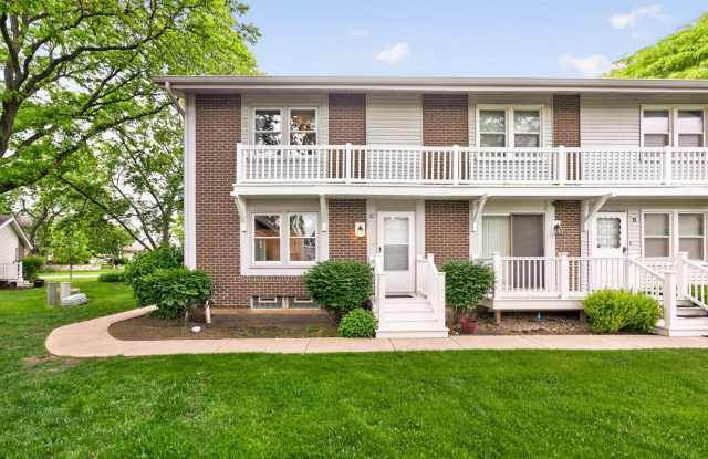 212 Amherst Court