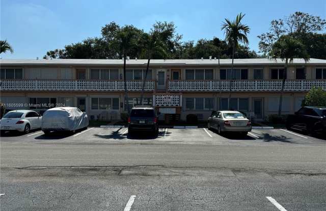 815 SW 10th Ter