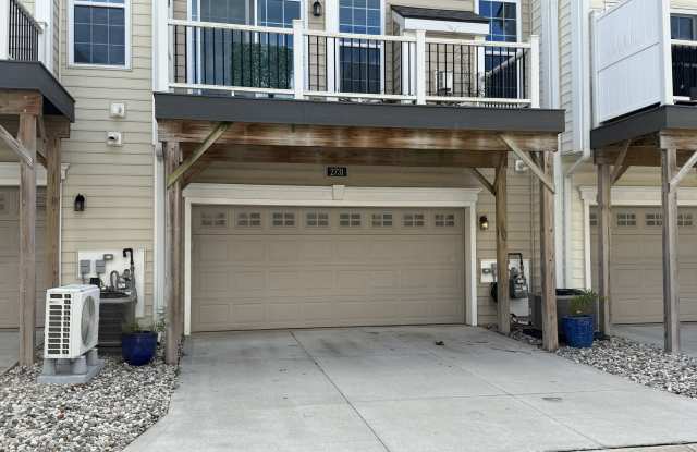 2731 Spurway Drive South - 1