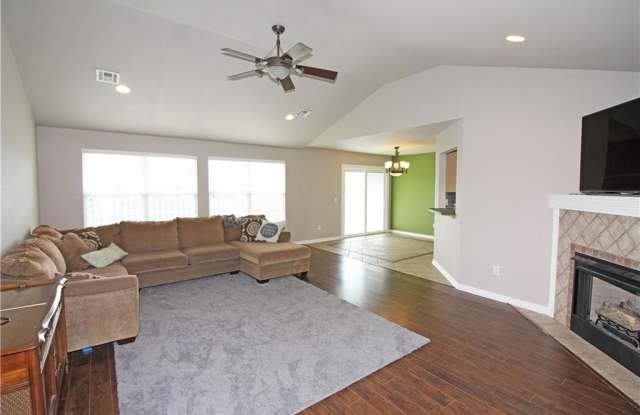 3803  SW Surrey  AVE