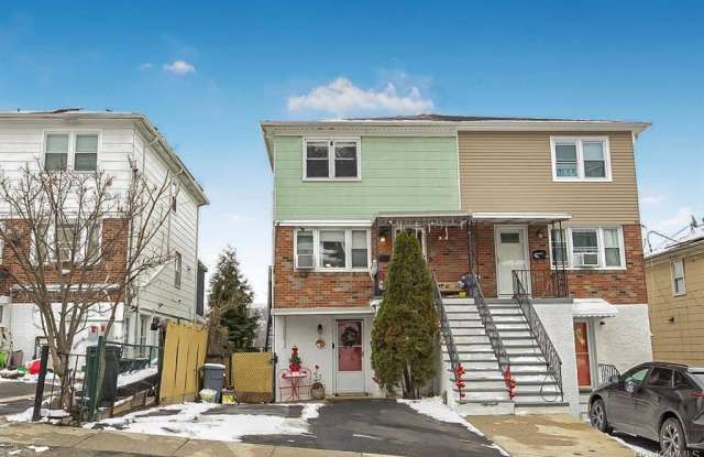 Photo of 120 Woodland Ave