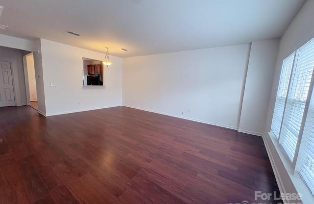 15610 King Louis Court