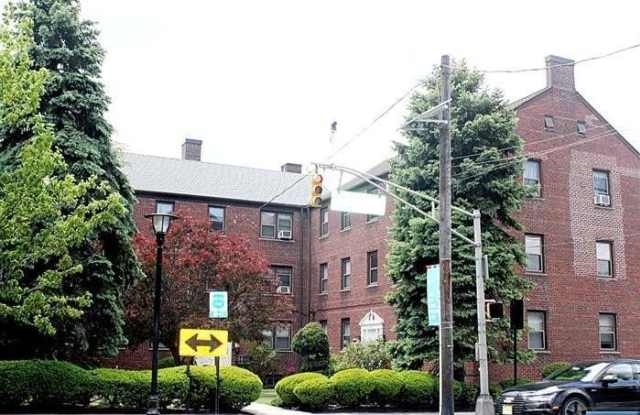 Photo of 418 Main Street B2