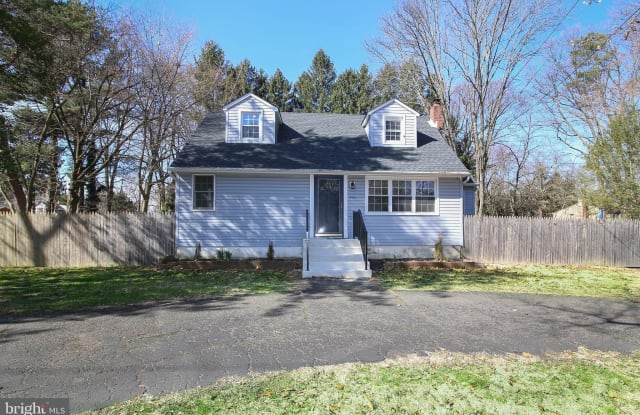 405 BROWNING LANE - 405 Browning Lane, Ashland, NJ 08003