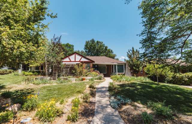 1220 Dahlia Street