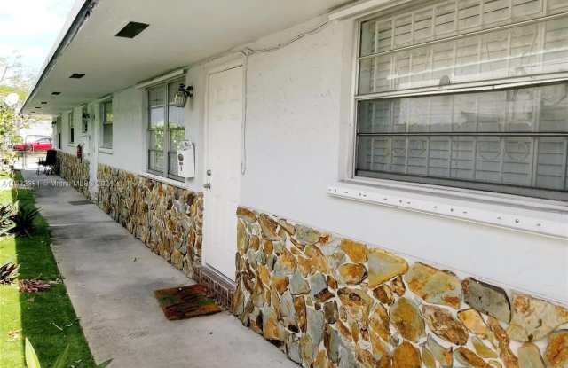 1906-1908 Taylor St - 1906-1908 Taylor Street, Hollywood, FL 33020