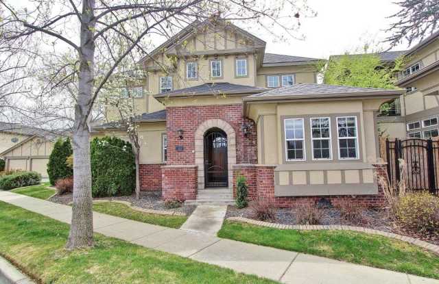 Patio Home in Downtown Eagle!