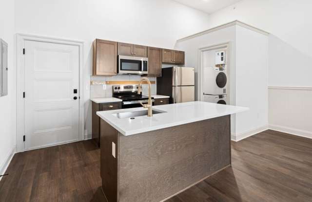 401 Martin Street - 11