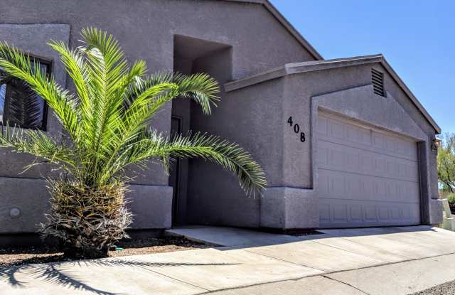 Photo of 408 East Geronimo Bluff Loop