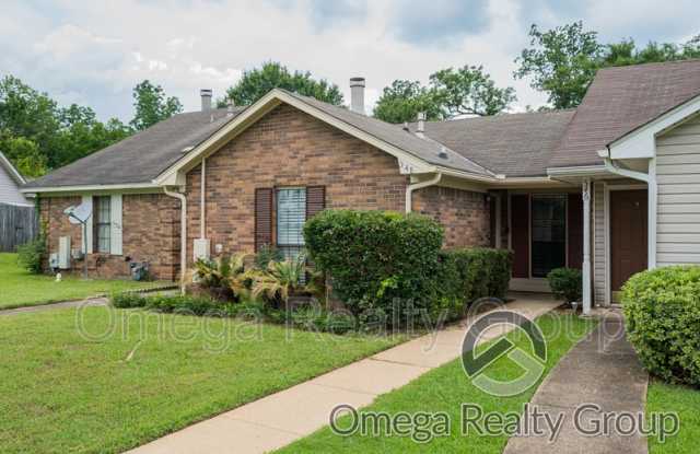 548 Hollow Wood Rd