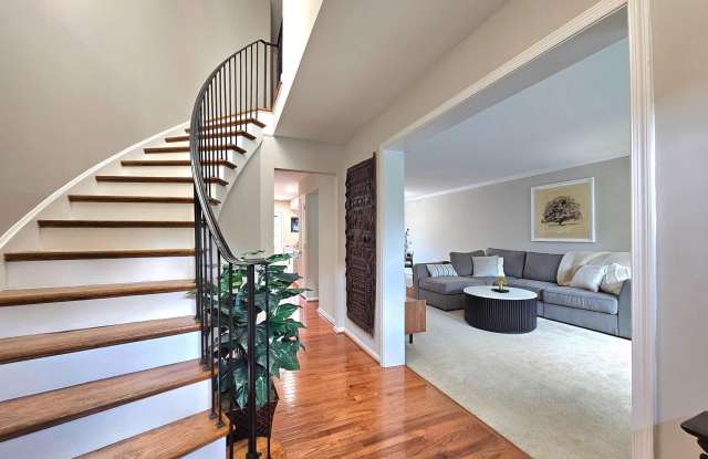 5988 QUEENSTON Street