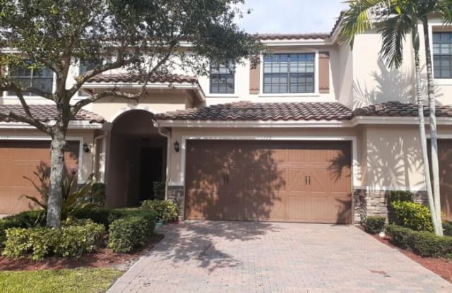 115 East Riverwalk Cir. E - 115 Riverwalk Circle East, Plantation, FL 33325