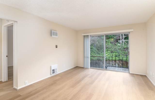 3875 18TH STREET Apartments