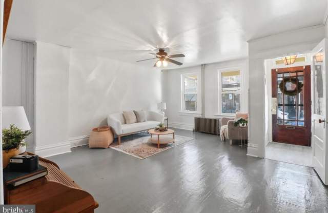 819 East Marion Street - 1