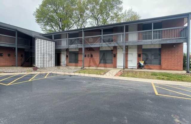 6023 Barton Dr, Shawnee, KS 66203  1 bed 1 bath// Rent: $895 Deposit: $875// 60 West Apartments