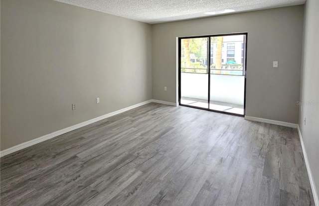 2587 COUNTRYSIDE BOULEVARD