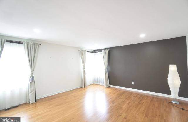 Photo of 113 N STONE RIDGE Drive