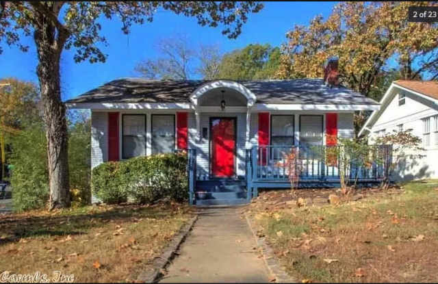 100 Linwood Court
