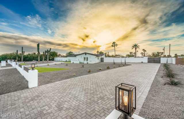 12216 N 65TH Street