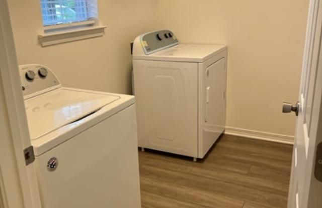 1800 Tsuga Way, Unit B