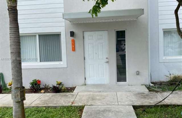 Photo of 2759 NW 191ST TER MIAMI GARDENS, FL 33056