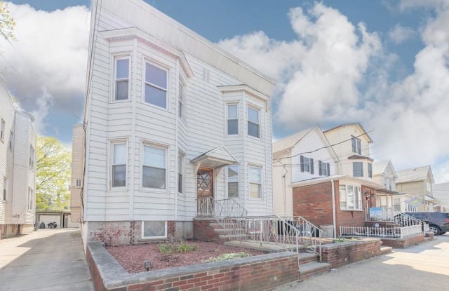 86 WEST 27TH ST - 86 West 27th Street, Bayonne, NJ 07002