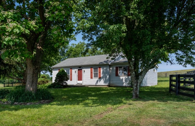 1304 Holloway Lane - 1304 Holloway Lane, Jessamine County, KY 40356