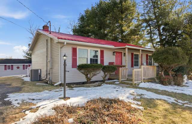 3 bed, 1 bath. Pet Friendly New remodel