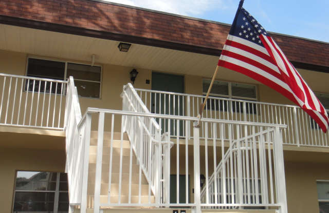 230 Cape Shores Circle unit: 17G