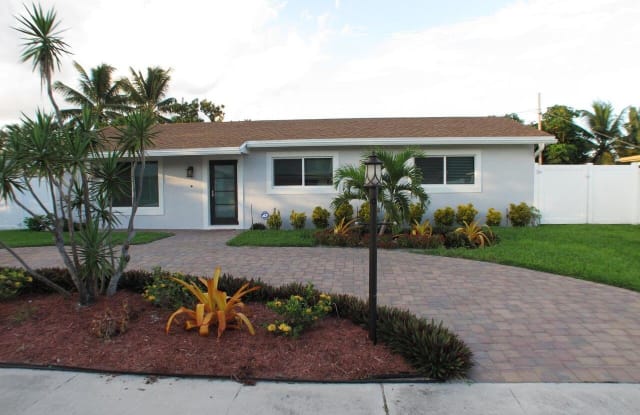 105 Palomino Circle - 105 Palamino Circle, Boca Raton, FL 33487