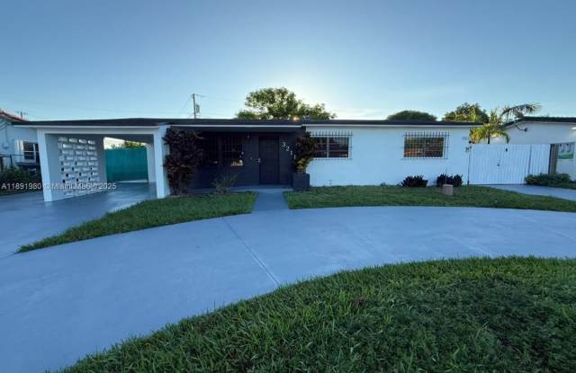 Photo of 3211 SW 107th Ave