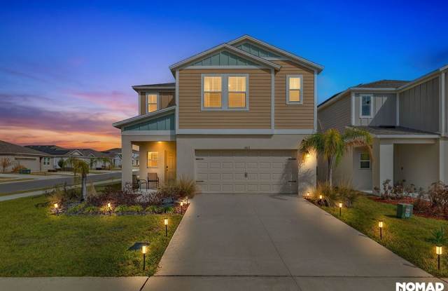 Spacious 5 Bedroom  3 Bath Home with Loft House in Haines City