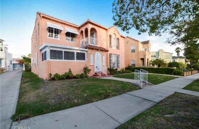 1036 S Citrus Avenue