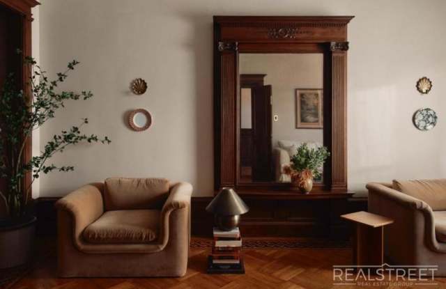 939 Saint Johns Place