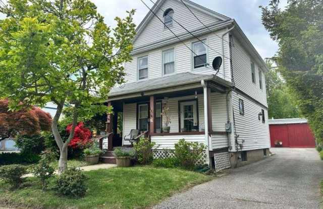 32 Herbert Avenue