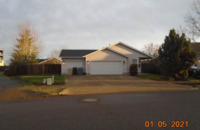 OWN879 - 935 West D Street, Lebanon, OR 97355