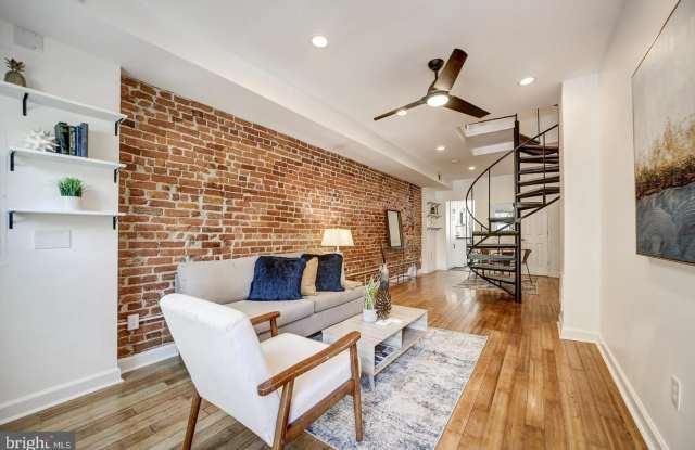 1511 INDEPENDENCE AVENUE SE