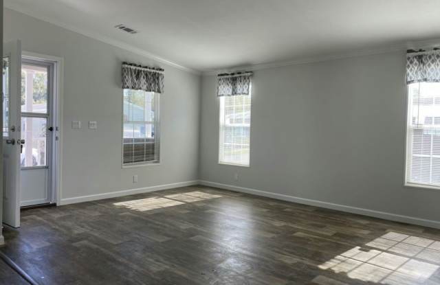 2722 King George Ave.