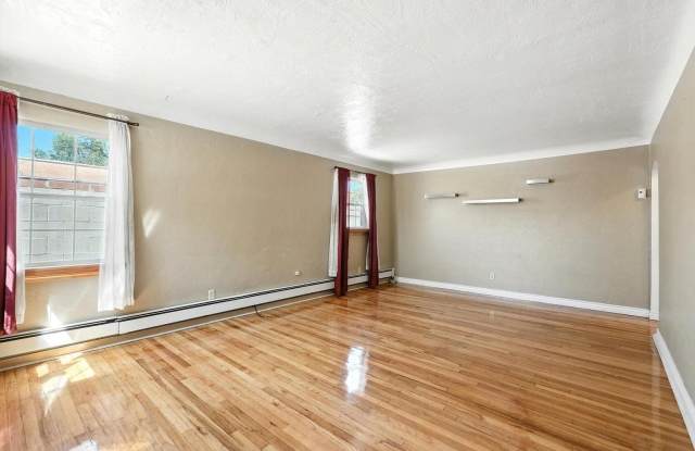 1632 Columbia Drive SE