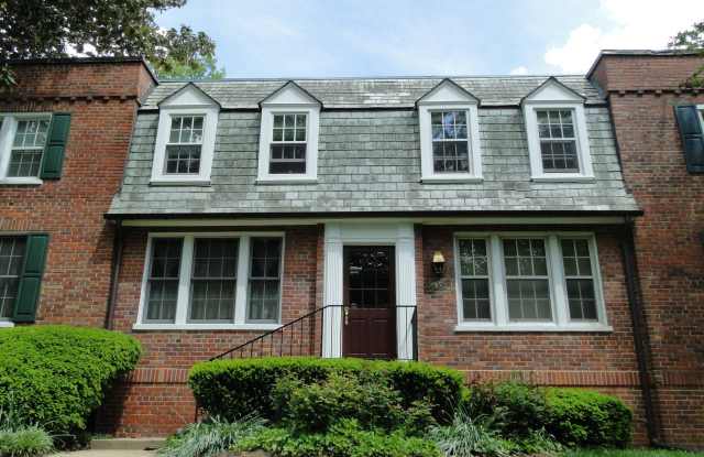 1801 N RHODES STREET