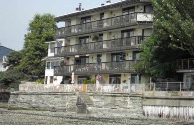 Photo of 3821 Beach Dr SW