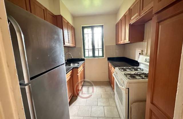2055 Mcgraw Ave 1E