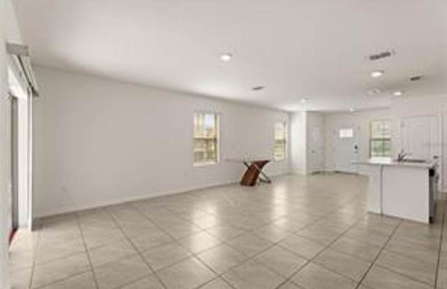 FOR RENT!!! CLEAN AND SPACIOUS 3 BEDROOM (SMART) TOWNHOME...