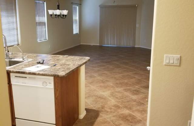 This spacious 4 bed 2.5 bath house -Blue Horizon Subdivision